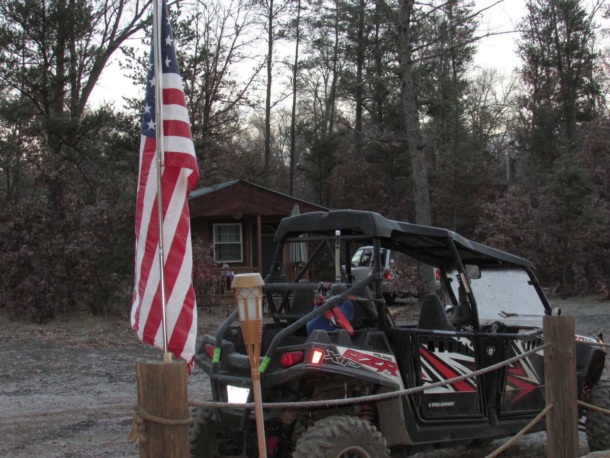 Best Bear Lodge & Campground Irons Екстер'єр фото