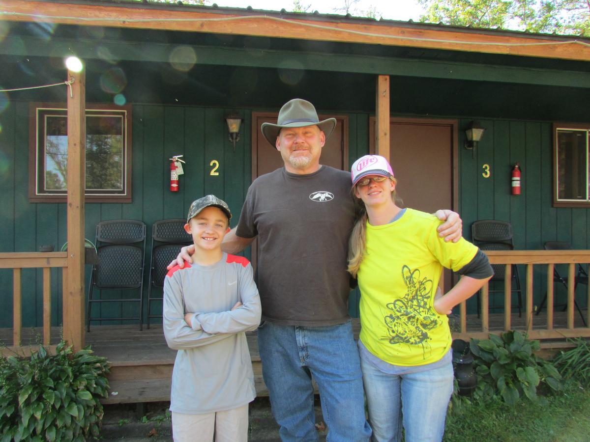 Best Bear Lodge & Campground Irons Екстер'єр фото