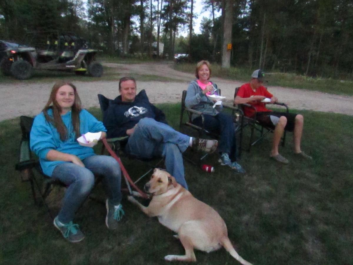 Best Bear Lodge & Campground Irons Екстер'єр фото