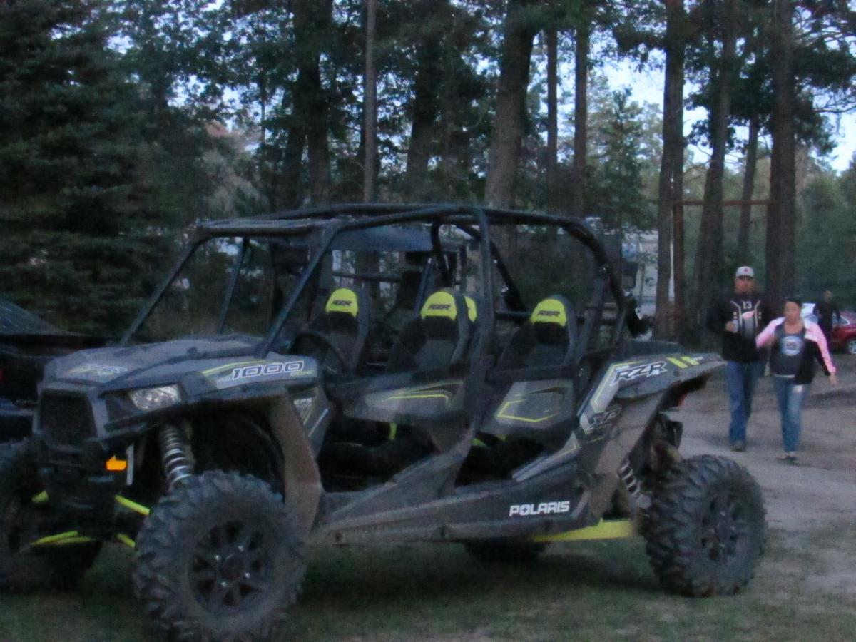 Best Bear Lodge & Campground Irons Екстер'єр фото