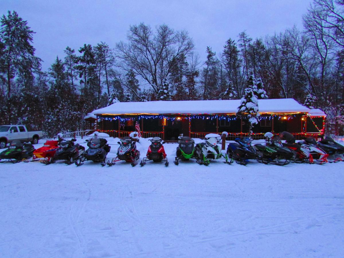 Best Bear Lodge & Campground Irons Екстер'єр фото